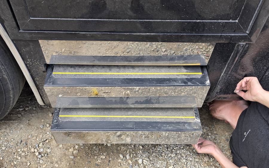 Steps, jacks & leveling — Access
