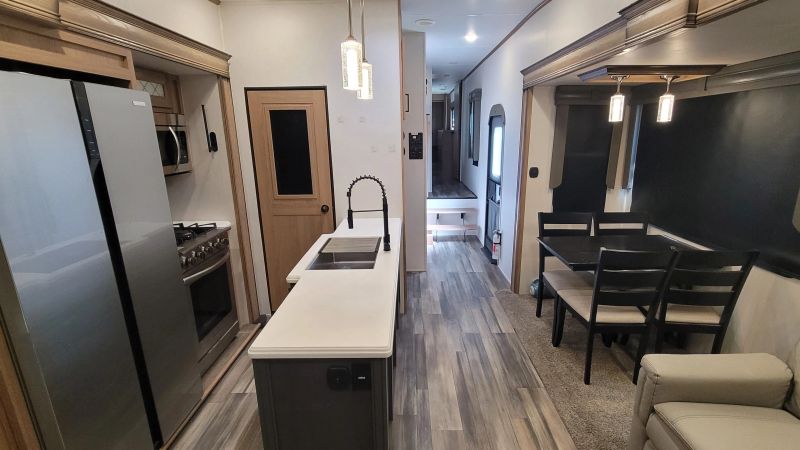 2023 Prime Time Sanibel Fifth Wheel 3902WB photo 12