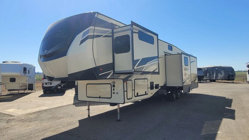 2023 Prime Time Sanibel Fifth Wheel 3902WB photo 4