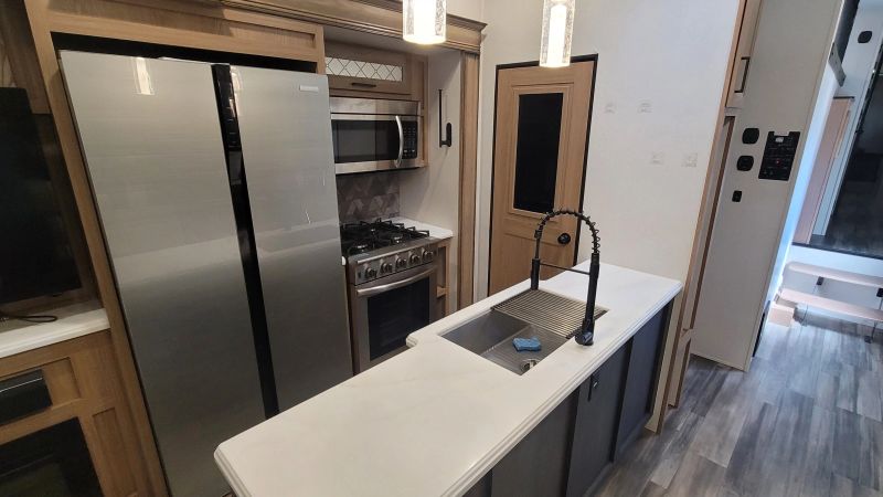 2023 Prime Time Sanibel Fifth Wheel 3902WB photo 11