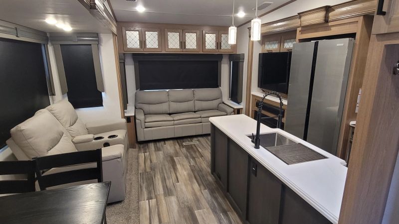 2023 Prime Time Sanibel Fifth Wheel 3902WB photo 6