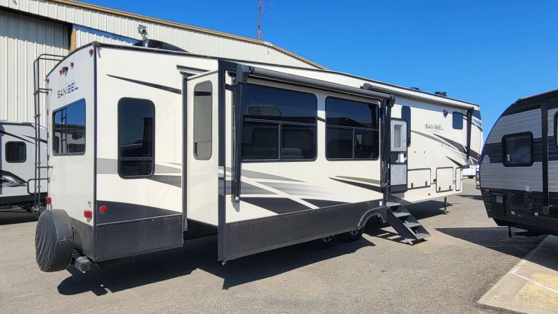2023 Prime Time Sanibel Fifth Wheel 3902WB photo 2