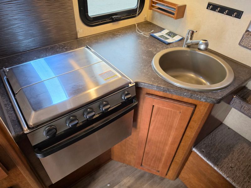 2018 Lance Lance 865 photo 12