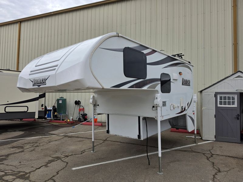 2018 Lance Lance 865 photo 3