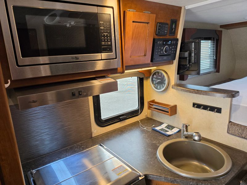 2018 Lance Lance 865 photo 13