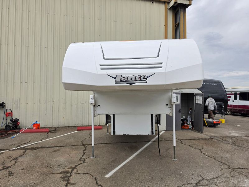 2018 Lance Lance 865 photo 2